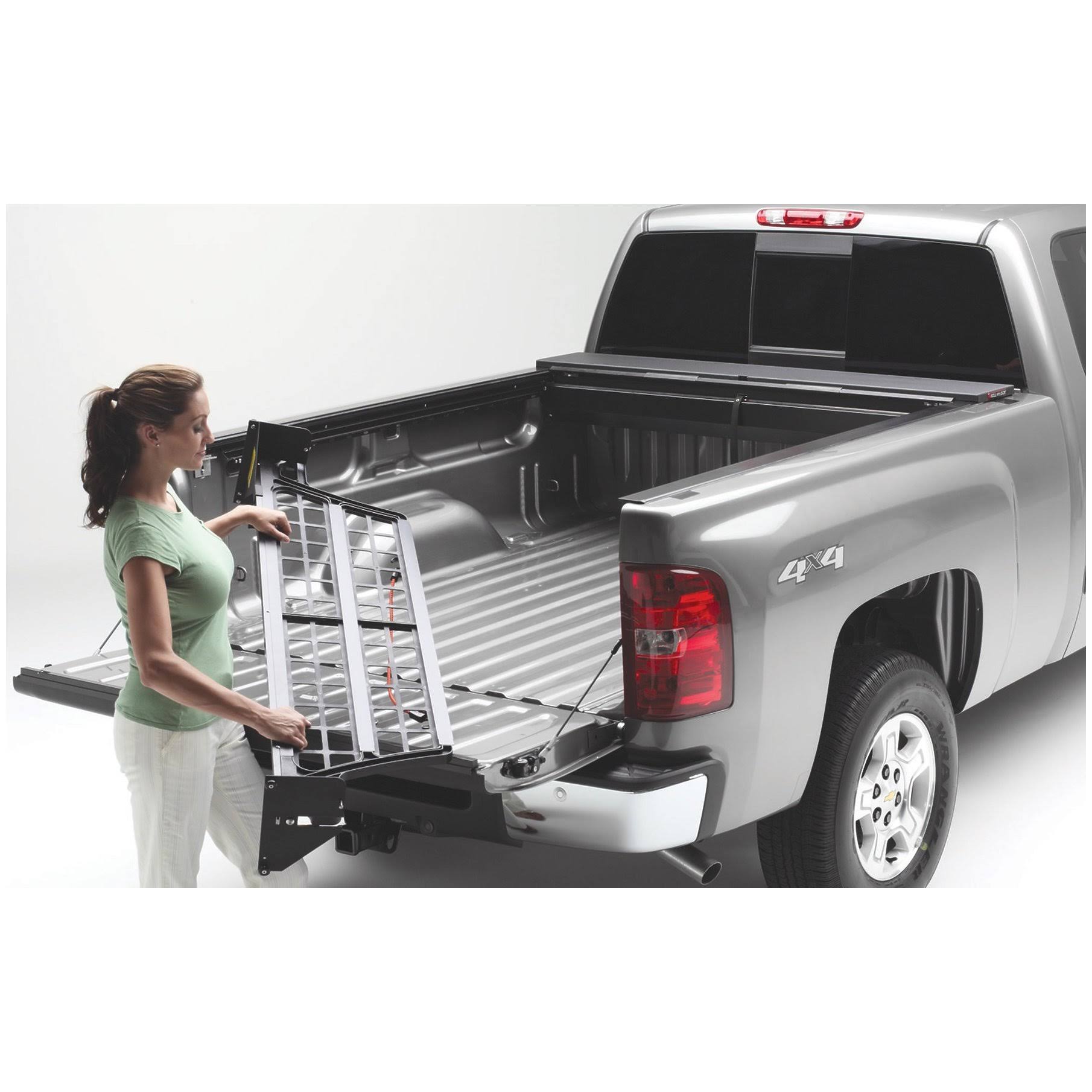 Truck Bed Divider Cargo Manager a7
