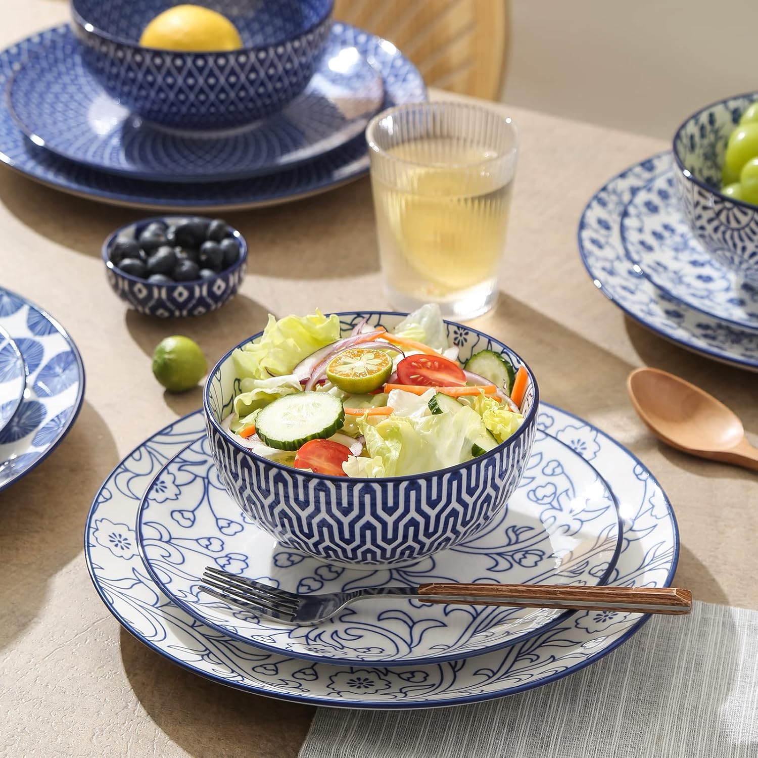 Ceramic Dinnerware Set 12 Piece with Saucers, Vintage Blue k7