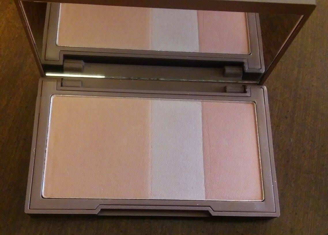 Flushed Bronzer Blush 0.49 oz k7