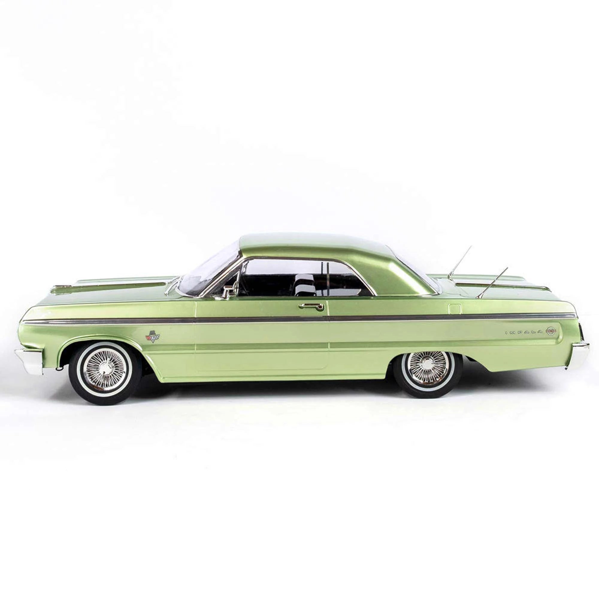 Chevrolet Impala 1/10 Lowrider RTR Green a7