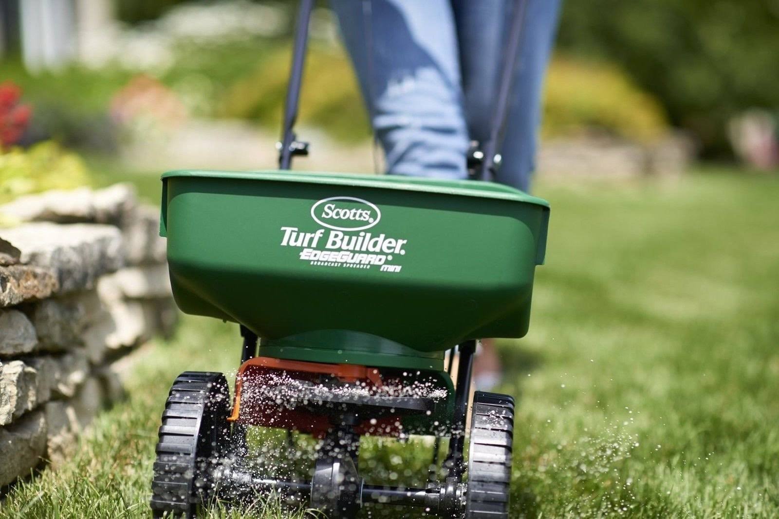 Grass Seed Spreader Mini Broadcast a7